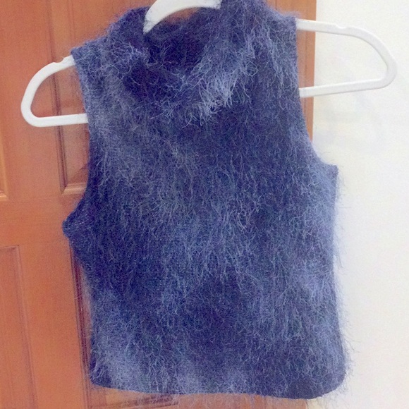 - Cute fuzzy top - Picture 1 of 3